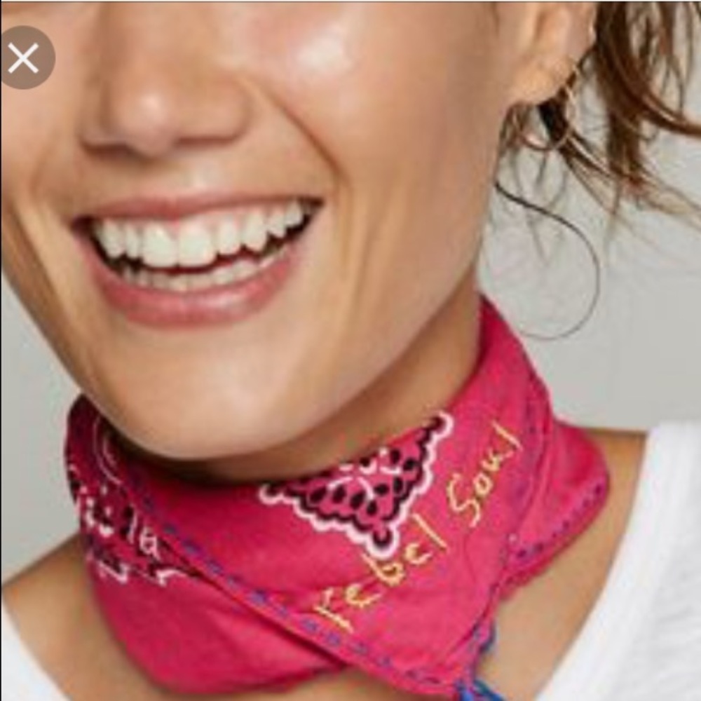 Betsey Johnson handkerchief bandanna scarf - Picture 5 of 5